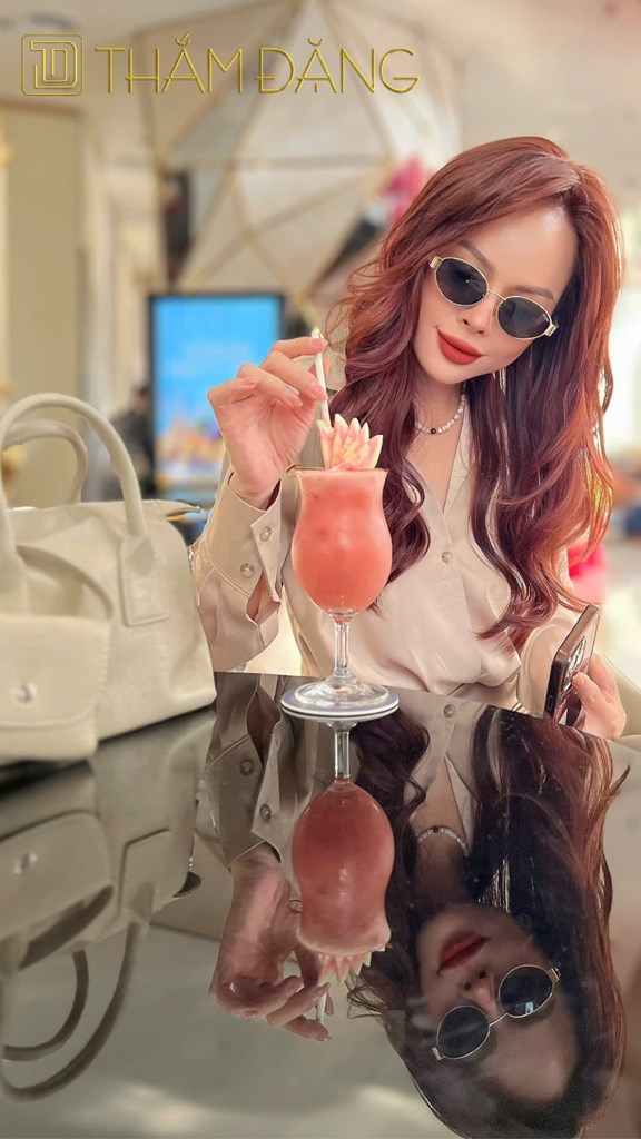 image Áo kiểu cổ sơmi, tay dài, có dây kéo ở bên hông eo 24