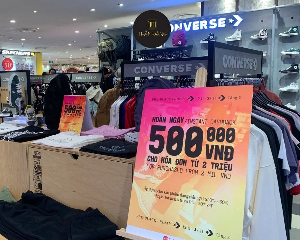 Black Friday có các ưu đãi nổi bật như giảm giá, quà tặng và khuyến mãi đặc biệt