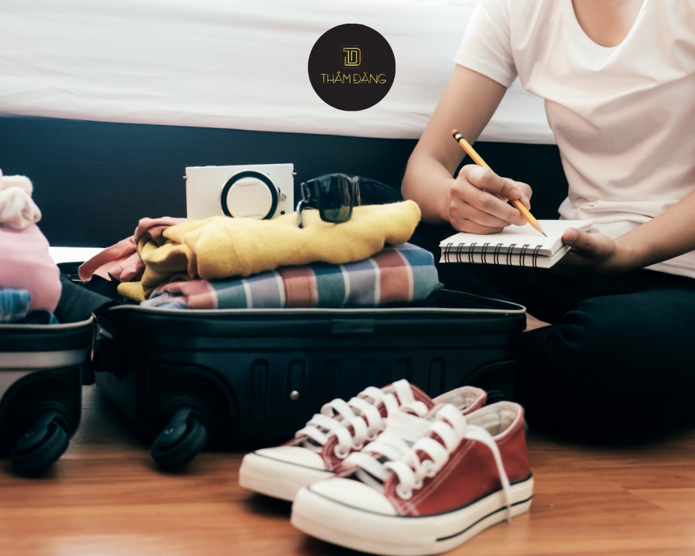 Chuẩn bị trang phục thông minh cho chuyến đi dài tuần nhẹ nhàng tiện lợi.