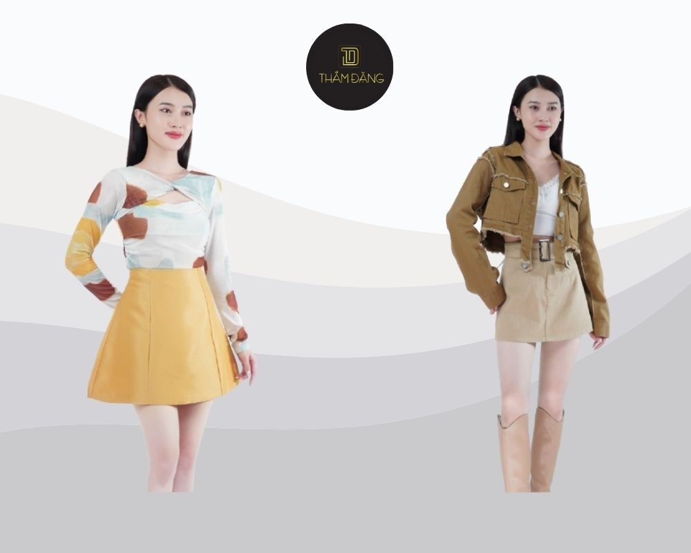 Áo croptop khoe nhẹ vùng eo thon gọn, tạo điểm nhấn cho tổng thể trang phục